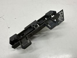 BMW 2 F46 Supporto di montaggio del parafango 7327320