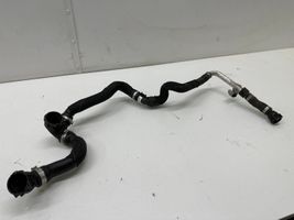 BMW 2 F46 Tuyau de liquide de refroidissement moteur 