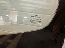 Toyota Avensis T270 Priekšējā loga stikls 