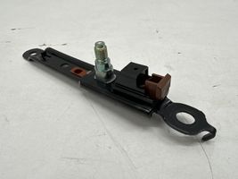 Toyota RAV 4 (XA50) Rail de réglage hauteur de ceinture de sécurité E563003