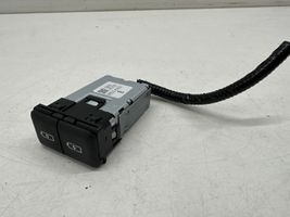 Toyota RAV 4 (XA50) Connecteur/prise USB 8553260020