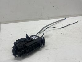 BMW X4M F98 Siłownik elektryczny podnoszenia klapy tylnej / bagażnika 743107605