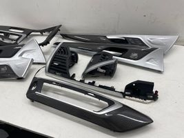 BMW X4M F98 Set di rivestimento del pannello della portiera 7422697