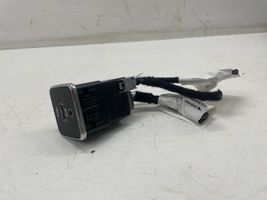 Jeep Compass USB-pistokeliitin 68284096AA