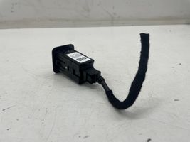 Jeep Compass USB-pistokeliitin 5UV99LXHAA