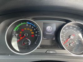 Volkswagen e-Golf Jännitteenmuunnin/vaihtosuuntaaja 5QE907070R