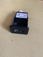 Mercedes-Benz CLA C118 X118 Connecteur/prise USB A2478203802