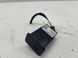 Mercedes-Benz CLA C118 X118 Connecteur/prise USB A2478207802