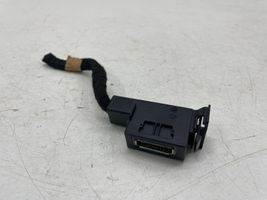 Audi A6 S6 C7 4G USB-pistokeliitin 4F0035727