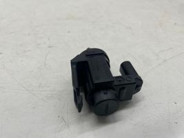 BMW 5 G30 G31 Solenoidinis vožtuvas 8570591