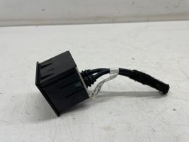 Maserati Ghibli Connecteur/prise USB 4200259603