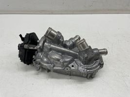 Volkswagen T-Cross Pompe de circulation d'eau 05E121117K