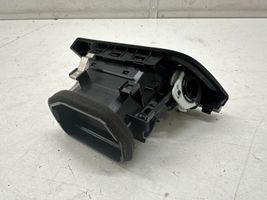 BMW 3 F30 F35 F31 Kojelaudan sivutuuletussuuttimen kehys 9253217