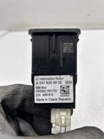 Mercedes-Benz E W213 USB-pistokeliitin A2478204602