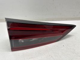 Nissan Qashqai J12 Lampy tylnej klapy bagażnika 