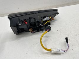 Nissan Qashqai J12 Lampy tylnej klapy bagażnika 