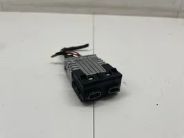BMW iX Connettore plug in USB 5A27DE6