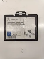 Mercedes-Benz CLA C117 X117 W117 Vanteiden varkaudenestomutterit ja avainhylsy B66470155