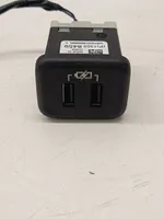 Opel Insignia B Gniazdo / Złącze USB 13598459
