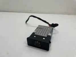 BMW 5 G30 G31 Connettore plug in USB 5A84161