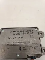 Mercedes-Benz ML W164 Pystyantennivahvistin A2198203789