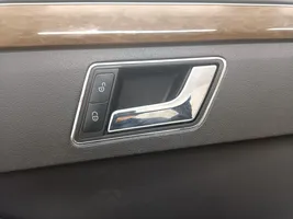 Mercedes-Benz E W212 Garniture de panneau carte de porte avant 2125406805