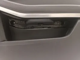 Mercedes-Benz E W212 Rivestimento del pannello della portiera anteriore 2125406805