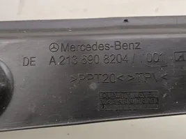 Mercedes-Benz E W213 Altro elemento di rivestimento bagagliaio/baule A2136908204