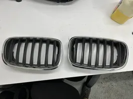 BMW X5 E70 Grille calandre supérieure de pare-chocs avant 7171396