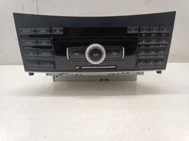 Mercedes-Benz E A207 Radio/CD/DVD/GPS-pääyksikkö A2129004512