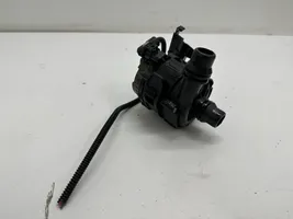 BMW 5 G30 G31 Pompa elettrica dell’acqua/del refrigerante ausiliaria 8638237