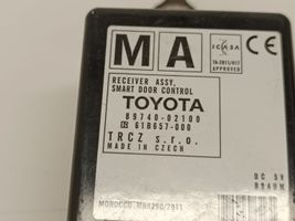 Toyota Auris E180 Oven ohjainlaite/moduuli 8974002100