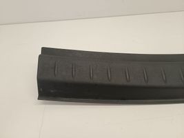 BMW 2 F46 Bagažinės slenksčio apdaila 7327008