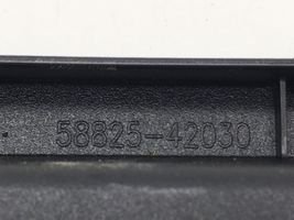 Toyota RAV 4 (XA50) Daiktadėžės paklotėlis 5882542030