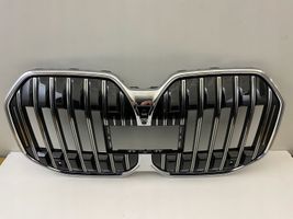 BMW 7 G70 Grille calandre supérieure de pare-chocs avant 89252002