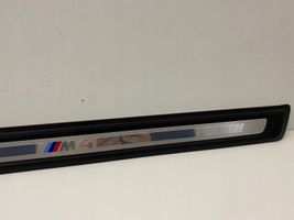 BMW M4 G82 G83 Priekinio slenksčio apdaila (vidinė) 8075024