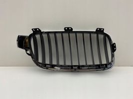 BMW 3 F30 F35 F31 Grille calandre supérieure de pare-chocs avant 7263481