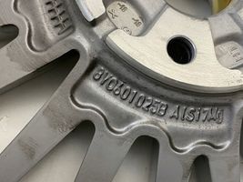 Audi A3 8Y R17-alumiinivanne 8Y0601025B