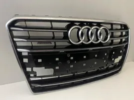 Audi A6 C7 Grotelės viršutinės 4G8853651