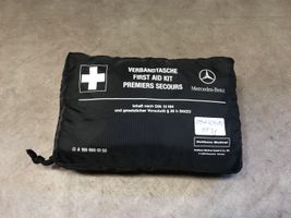 Mercedes-Benz GL X166 Apteczka pierwszej pomocy A1698600150