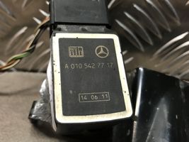 Mercedes-Benz E W211 Sensore di livello altezza posteriore sospensioni pneumatiche A0105427717