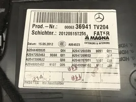 Mercedes-Benz C W204 Обшивка передней двери A2047200589