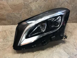 Mercedes-Benz GLA W156 Lampa przednia A1569067100