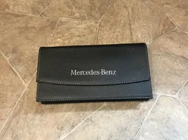 Mercedes-Benz E W213 Käyttöopas A0005851200