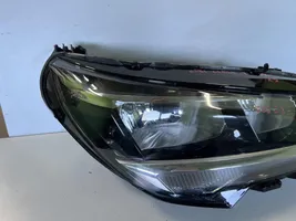 Opel Corsa F Lampa przednia 9829465380