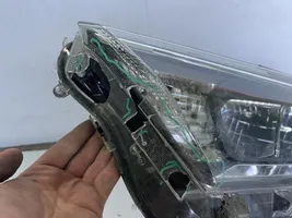 Toyota Camry Lampa przednia 