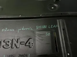Nissan Leaf I (ZE0) Protection inférieure latérale 748N3