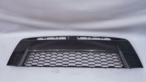 Toyota Sienna XL30 III Grille calandre supérieure de pare-chocs avant 5311208050