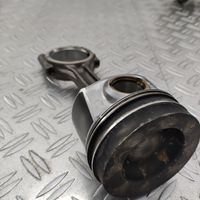 Volkswagen PASSAT B8 Piston with connecting rod 