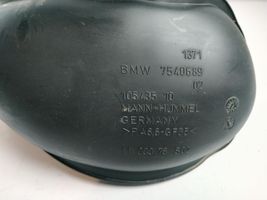 BMW i8 Rura / Wąż dolotowy powietrza 7540689